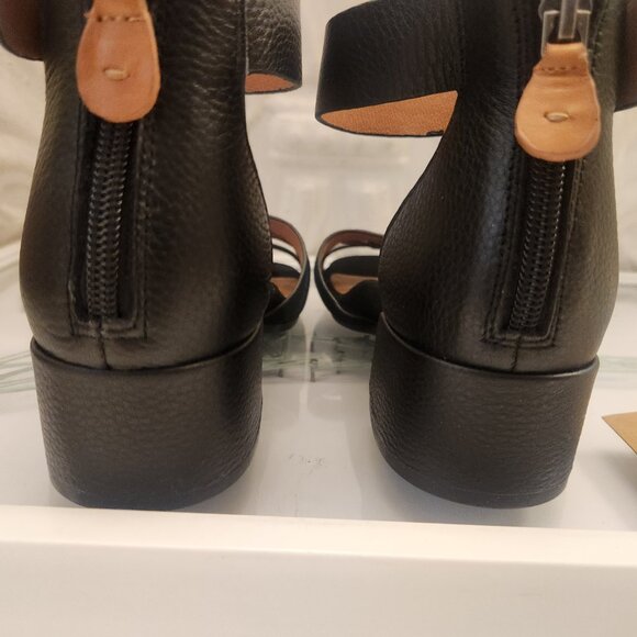 Gentle Souls Black Leather "Break My Park" Sandals. NIB. Size 5.5 - Picture 7 of 10
